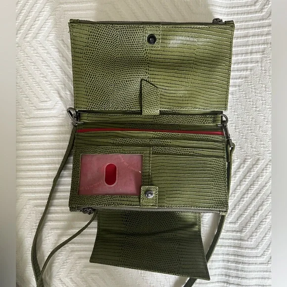 HAMMITT Levy Crossbody and Wallet Java Snake in Green - Picture 7 of 8